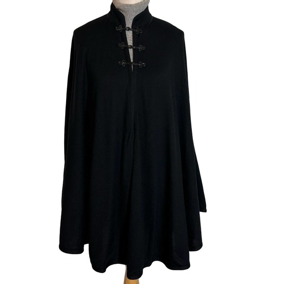 St. John Jackets & Blazers - Rare St. John Black 3 Closure Cape S